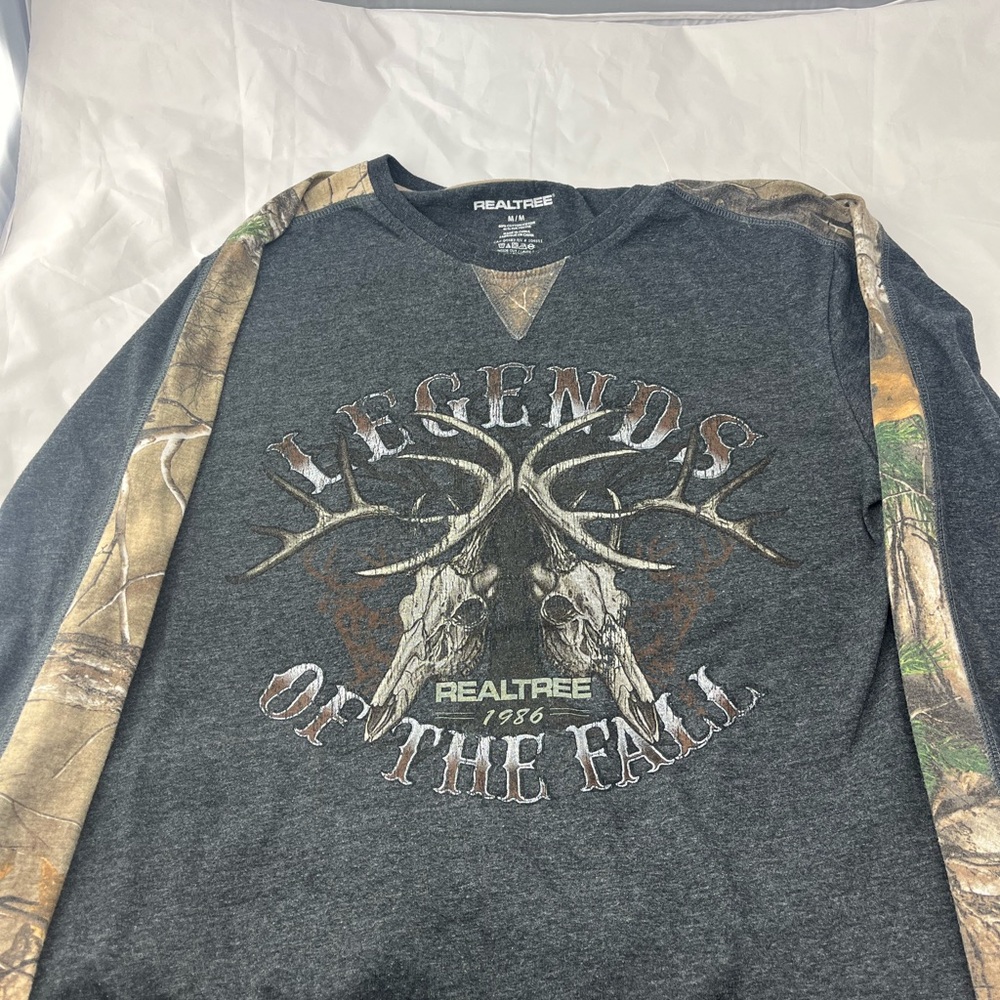 Realtree Long Sleeve w Outdoor Graphic Meduim